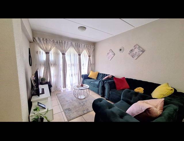 2 BEDROOM APARTMENT TO LET IN HONEYDEW